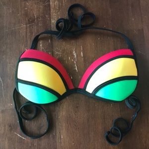 🇯🇲Malibu Jamaican bikini top.